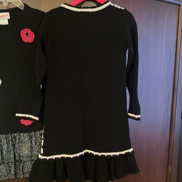 Two girls sweater dresses size 5 - Picture 4 of 8